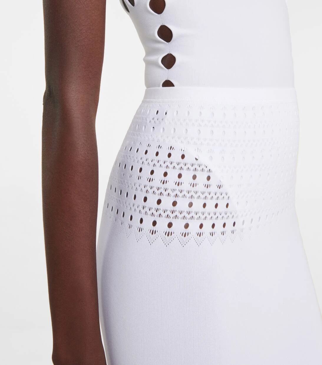 ALAIA Midirock Aus Tech-Material 4 ALAIA Midirock Aus Tech-Material – Bild 4